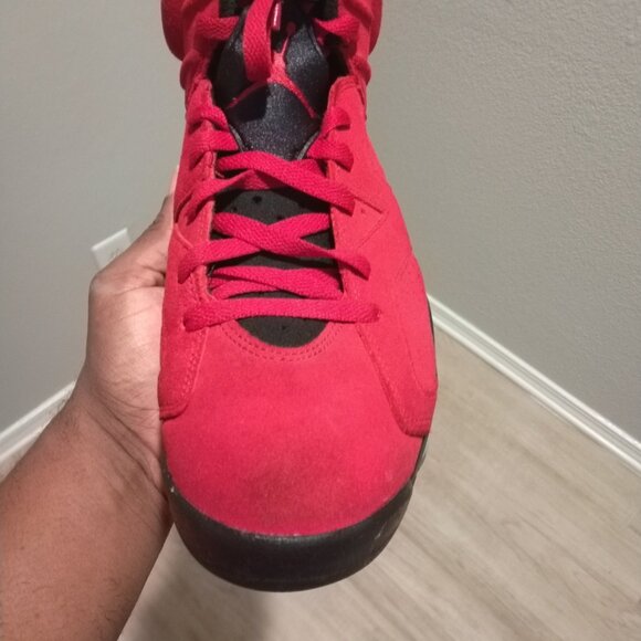 Red Jordan 6 - Picture 9 of 11